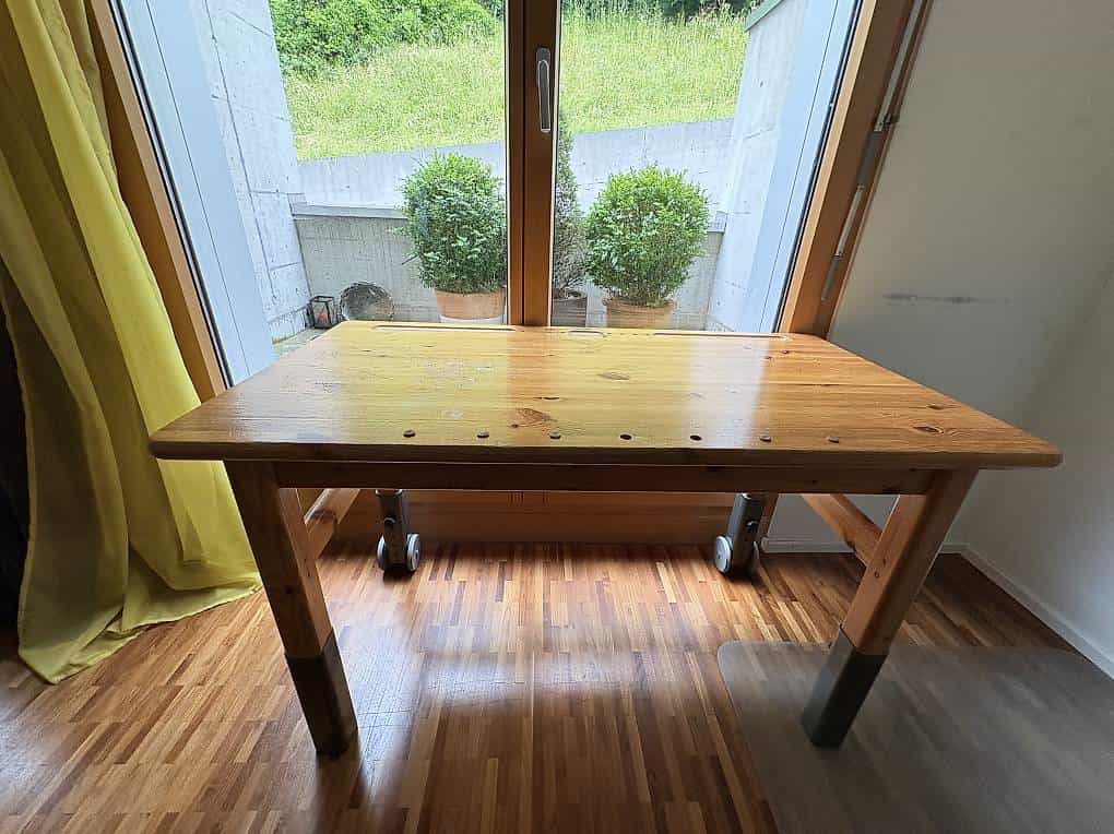 Schreibtisch