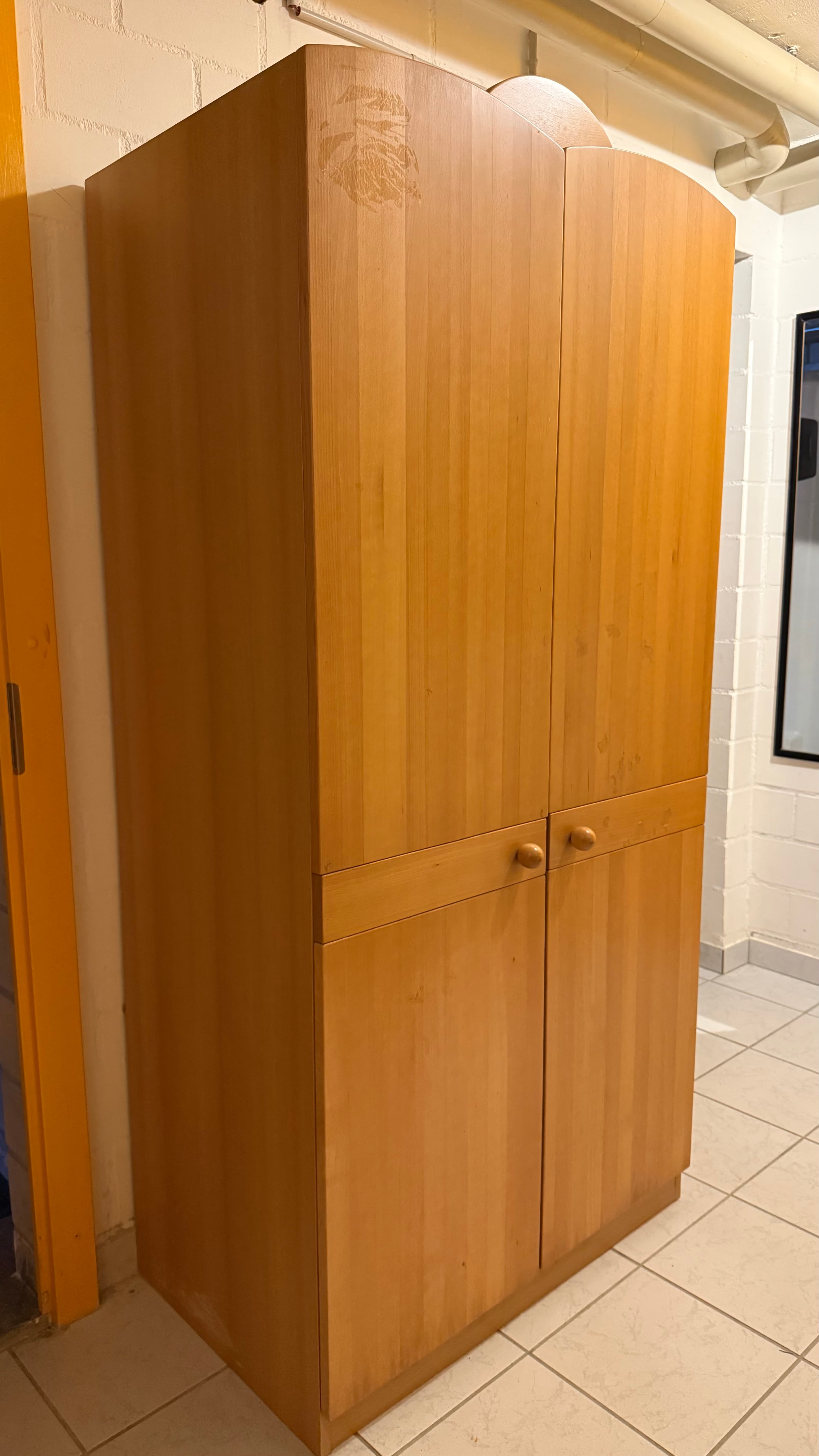 1 Kinderschrank - Selbstabholung in Lyss