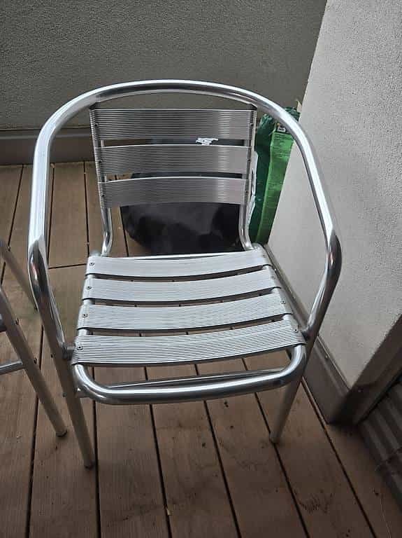 Zwei Gartenstühle