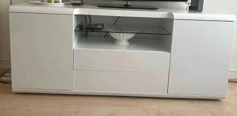 POLSTERGRUPPE TEPPICH TISCH KOMMODE